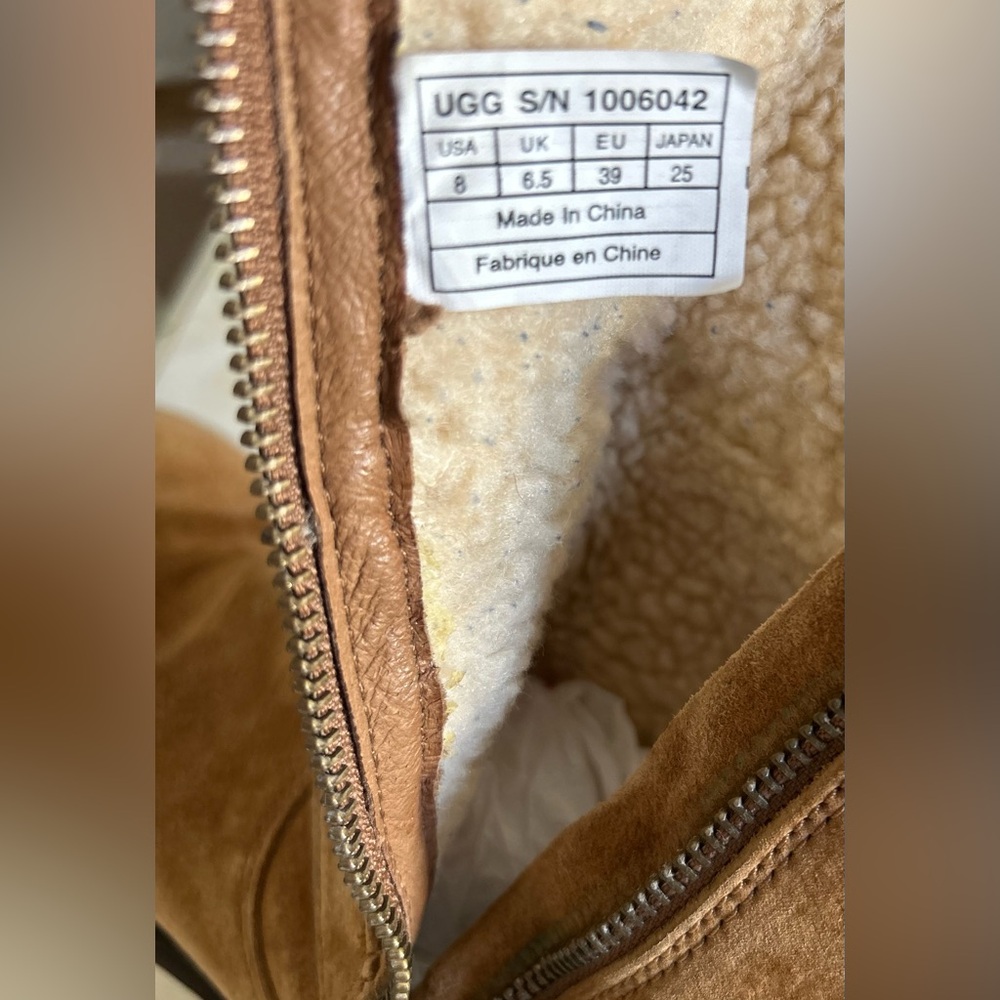 UGG Chaney 1006042 Suede Hook & Loop boots, women’s size 8. EUC - Picture 7 of 9